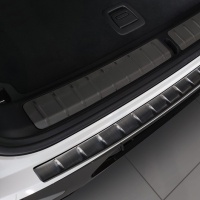 Kryt prahu zadn�ch dve�� nerez �ern� BMW X4 G02 M-Packet Facelift -- od roku v�roby 2021-