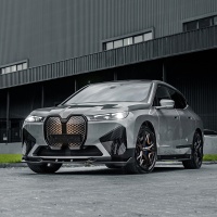 Oneway kompletn� body kit BMW iX M-Pack i20 -- od roku v�roby 2021- - leskl� �ern�