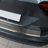 Nerezov� kryt prahu zadn�ch dve�� s hranou BMW X1 E84 -- rok v�roby 2009-2012