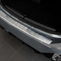 Kryt prahu zadn�ch dve�� BMW 2 Active Tourer II U06 M-packet -- od roku v�roby 2021-
