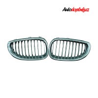 Chromov� m��ky "ledvinky" p�edn� kapoty BMW 5 E60 -- od roku v�roby 2003-
